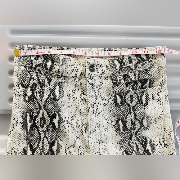 Zara Women’s Denim Jeans Skinny White Grey Snake Reptile High Rise Size 34 AU 8 - Picture 9 of 10